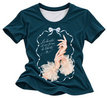 Cargar imagen en el visor de la galería, Camiseta para mujer Souffle de Beauté Blue whale