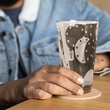 Load image into Gallery viewer, Vaso de cerveza Poker sepia