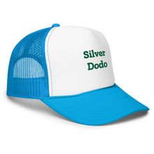 Load image into Gallery viewer, Gorra trucker con frontal de espuma (bordado verde)