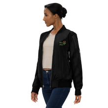 Load image into Gallery viewer, Chaqueta bomber reciclada premium bordado frontal verde Perfecto