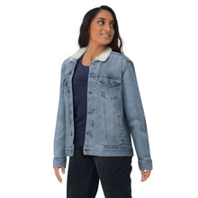 Load image into Gallery viewer, Chaqueta vaquera borreguillo unisex bordado flores azules