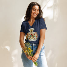 Load image into Gallery viewer, Camiseta suelta mujer cuello pico Essence of Chic brezo azul marino