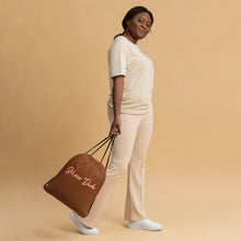 Load image into Gallery viewer, Mochila con cordones básica saddle brown