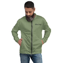 Load image into Gallery viewer, Chaqueta bomber unisex básica verde camouflage
