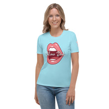 Load image into Gallery viewer, Camiseta para mujer Perla azul celeste Labios