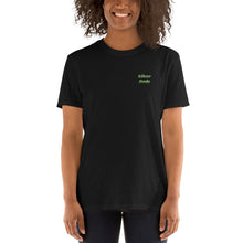 Load image into Gallery viewer, Camiseta de manga corta unisex  Zuzani letras verdes
