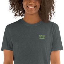 Load image into Gallery viewer, Camiseta de manga corta unisex  Zuzani letras verdes