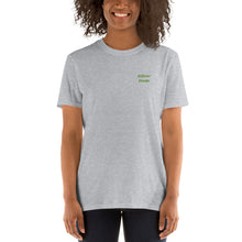 Load image into Gallery viewer, Camiseta de manga corta unisex  Zuzani letras verdes
