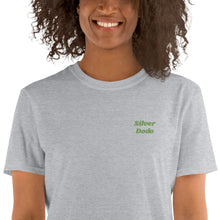 Load image into Gallery viewer, Camiseta de manga corta unisex  Zuzani letras verdes
