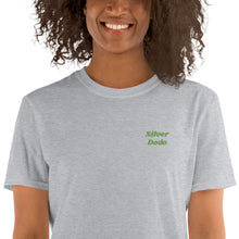 Load image into Gallery viewer, Camiseta de manga corta unisex  Zuzani letras verdes