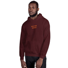 Load image into Gallery viewer, Sudadera con capucha unisex letras naranjas