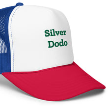 Load image into Gallery viewer, Gorra trucker con frontal de espuma (bordado verde)
